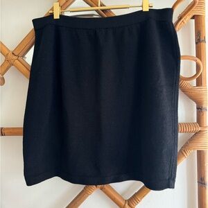 VTG. St. John Classic Black Mini Knitted Skirt
